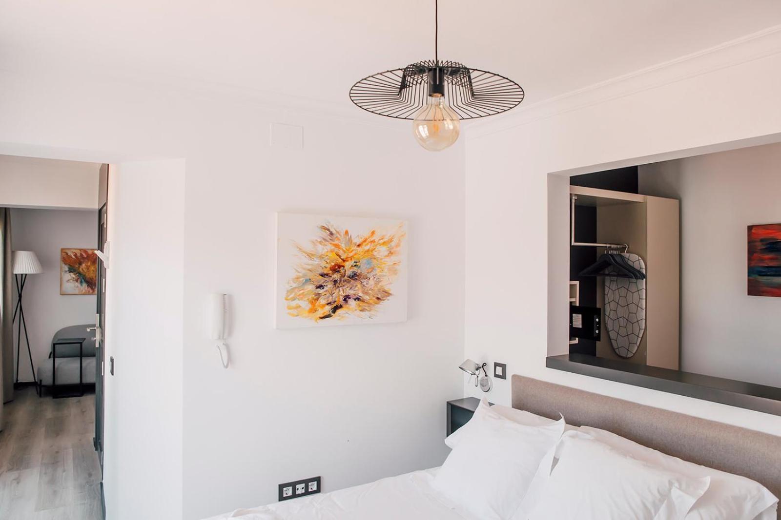 Puerta Catedral Holiday Suites Sevilha Quarto foto
